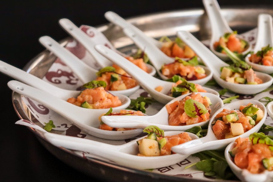 Bouchées et plateaux